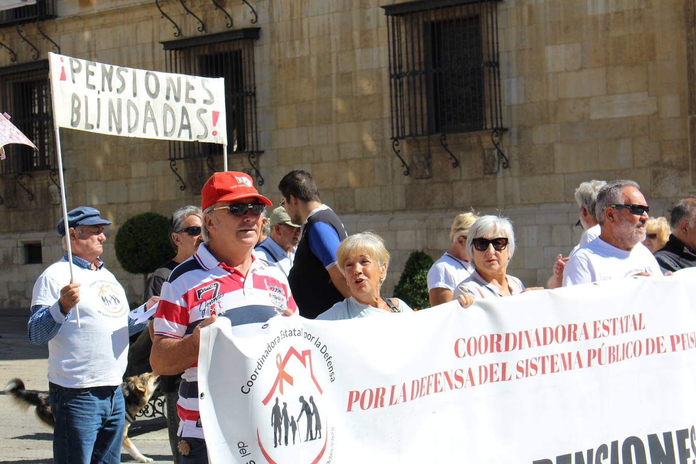 Fotos: Concentración por las pensiones públicas en Botines