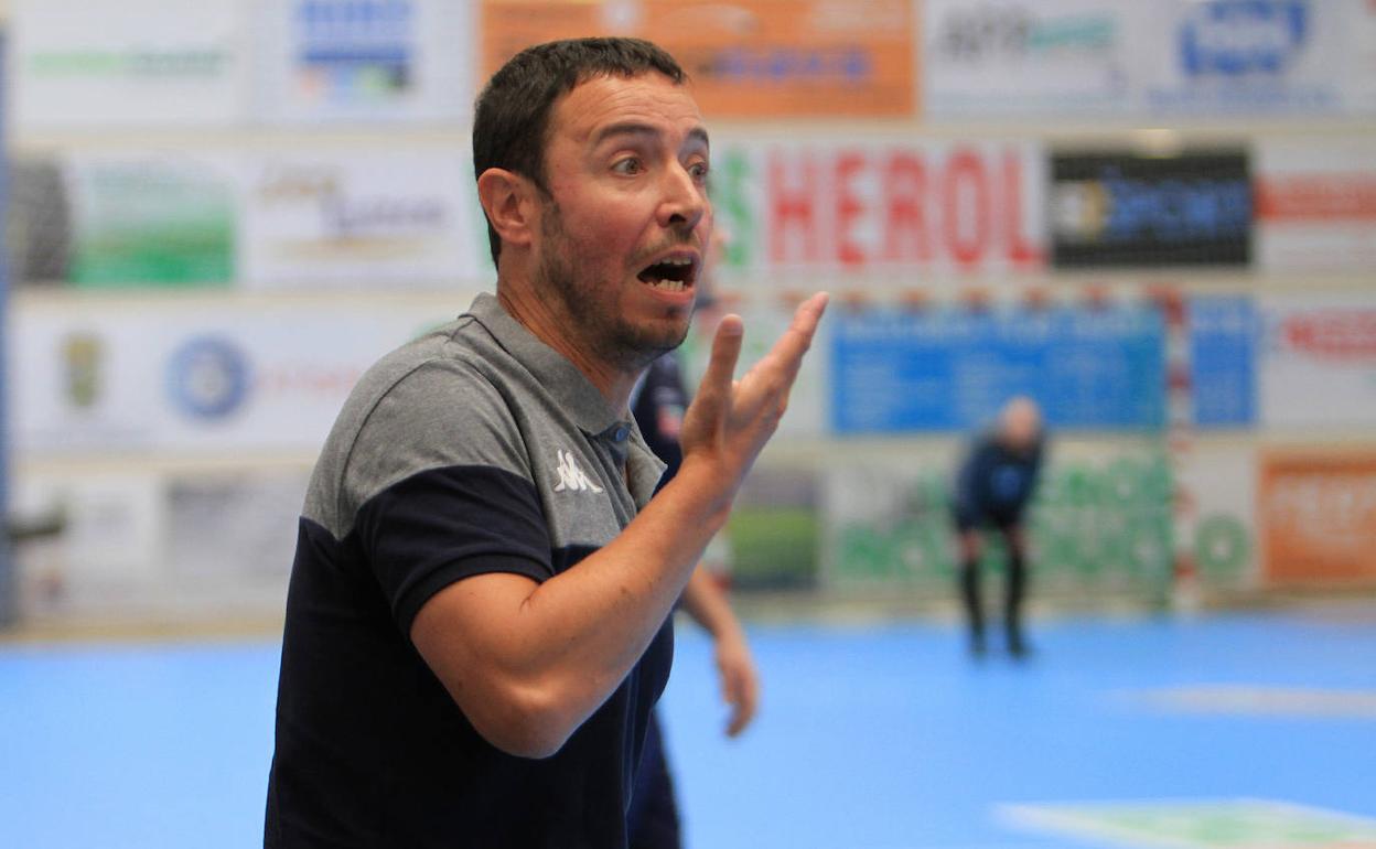 Diego Dorado, durante el último encuentro con el Ademar.