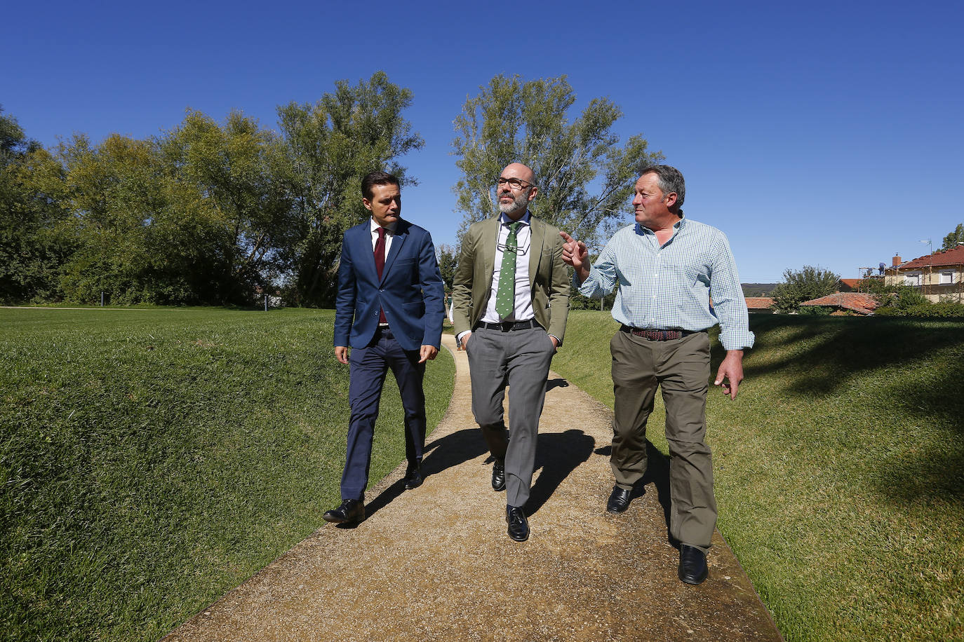 El consejero de Cultura y Turismo, Javier Ortega Álvarez, visita la Fundación Cerezales Antonino y Cinia. 