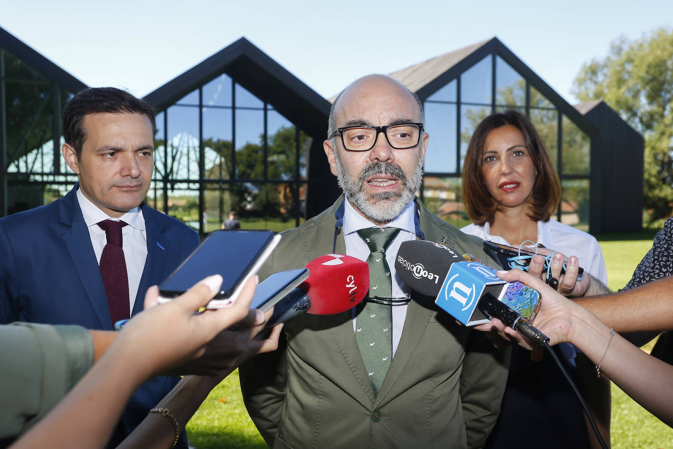El consejero de Cultura y Turismo, Javier Ortega Álvarez, visita la Fundación Cerezales Antonino y Cinia. 
