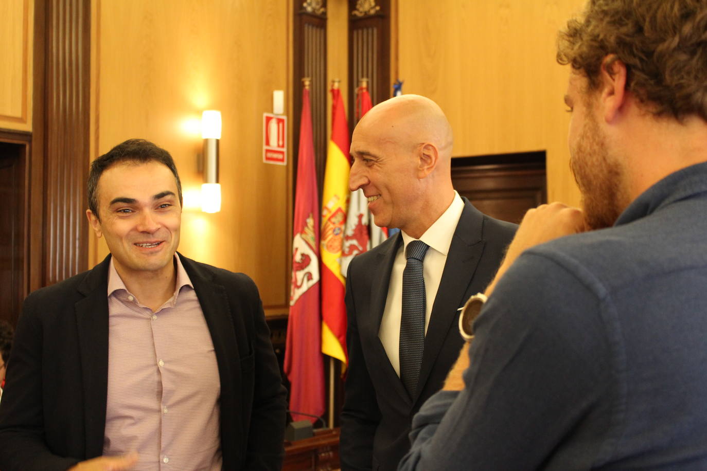 Fotos: El alcalde recibe a los estudiantes internacionales