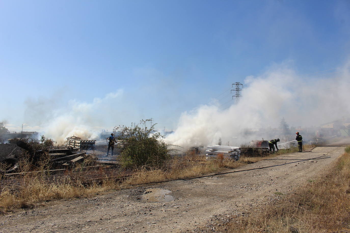Fotos: Fuego en Trobajo