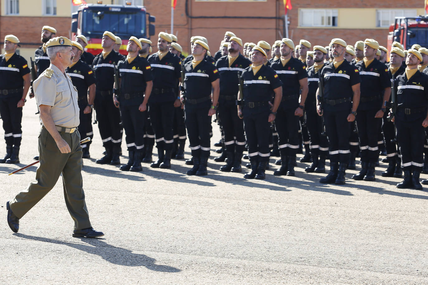 Fotos: Relevo en el mando del V Batallón de la UME