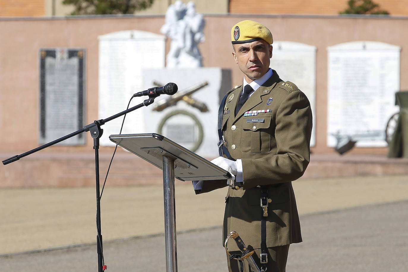 Fotos: Relevo en el mando del V Batallón de la UME