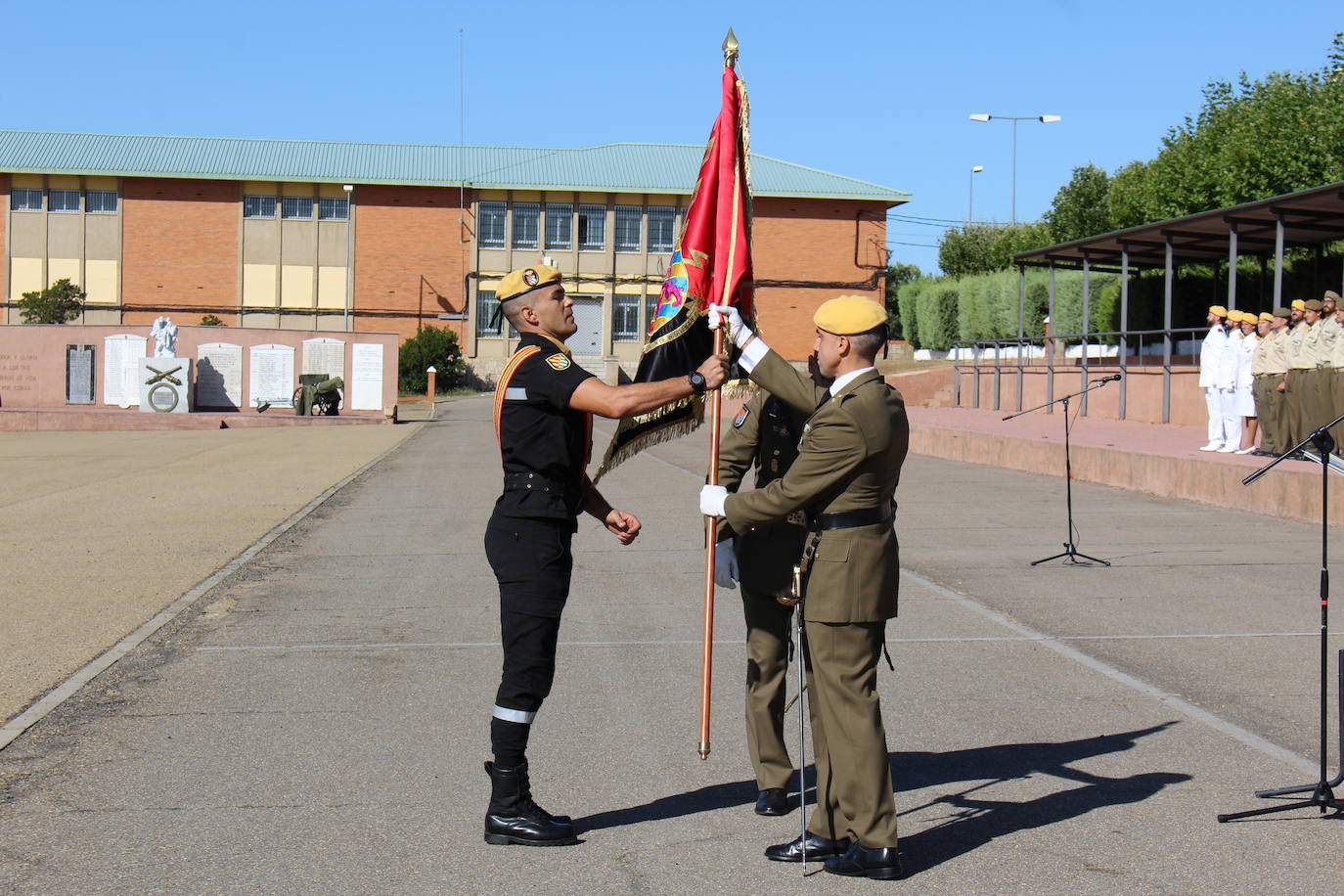 Fotos: Relevo en el mando del V Batallón de la UME