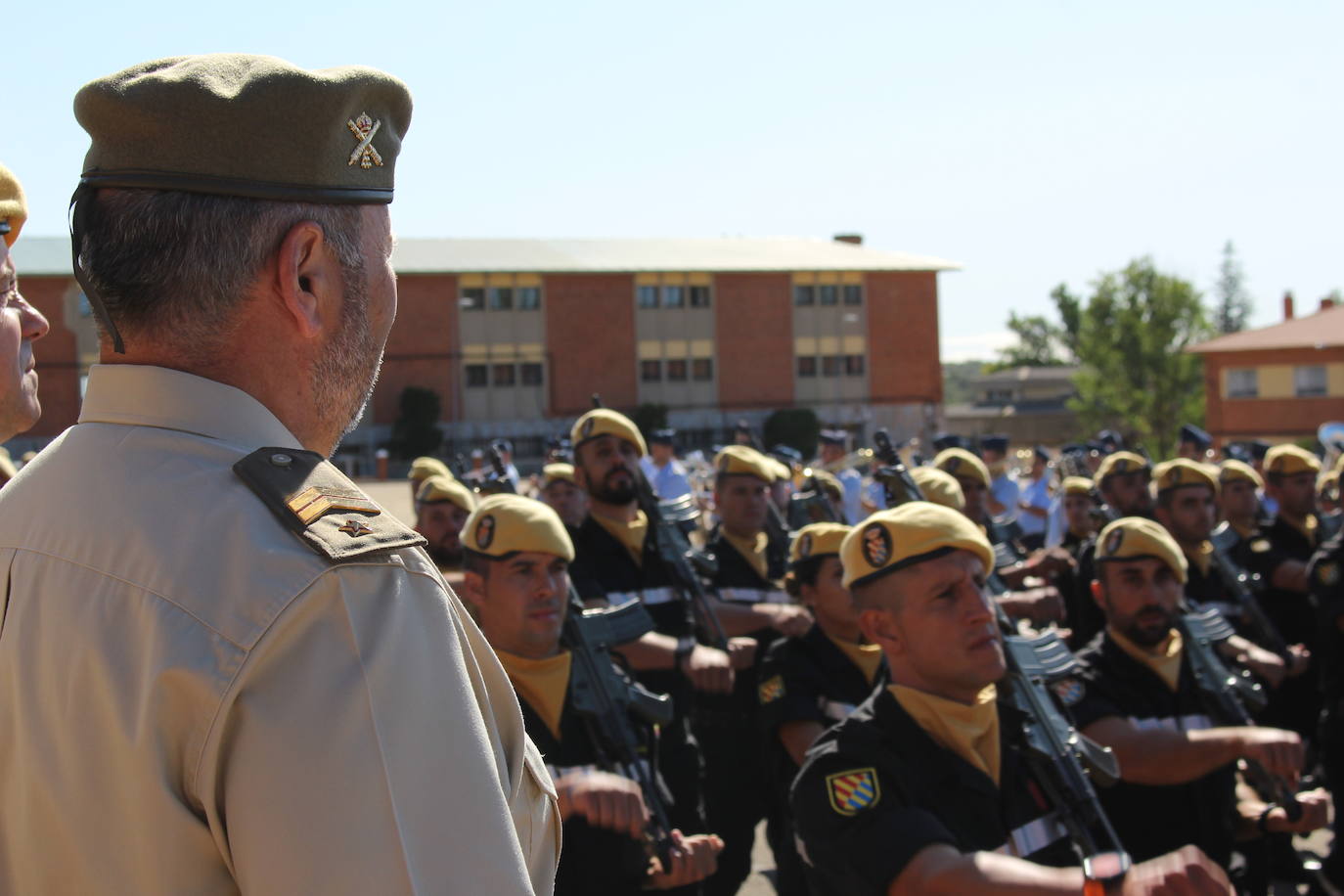 Fotos: Relevo en el mando del V Batallón de la UME