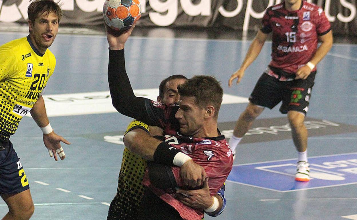 Mosic, en el partido ante Bidasoa Irún.