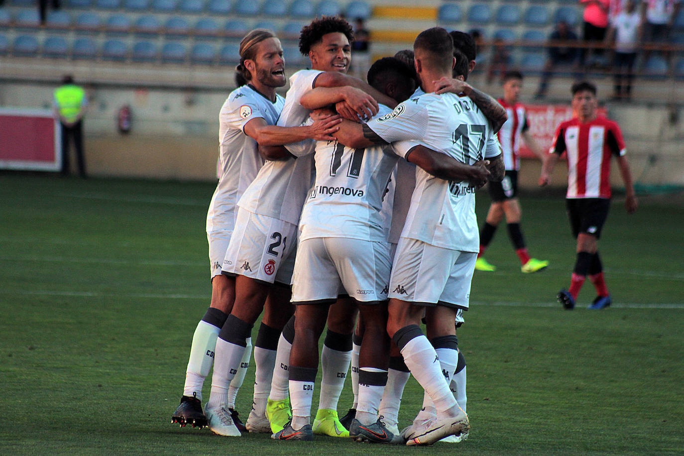 Fotos: La Cultural vence al Bilbao Athletic