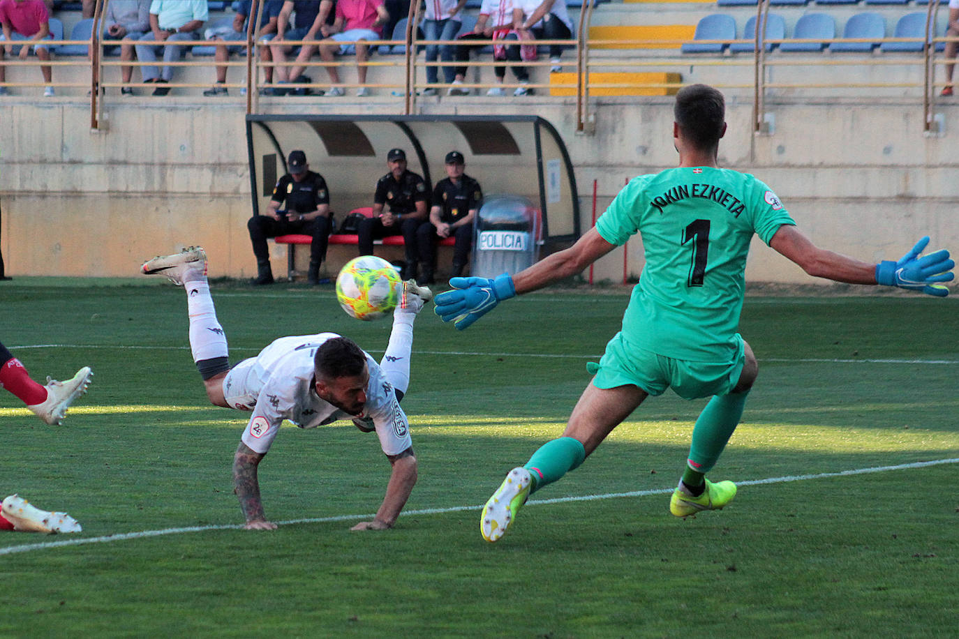Fotos: La Cultural vence al Bilbao Athletic