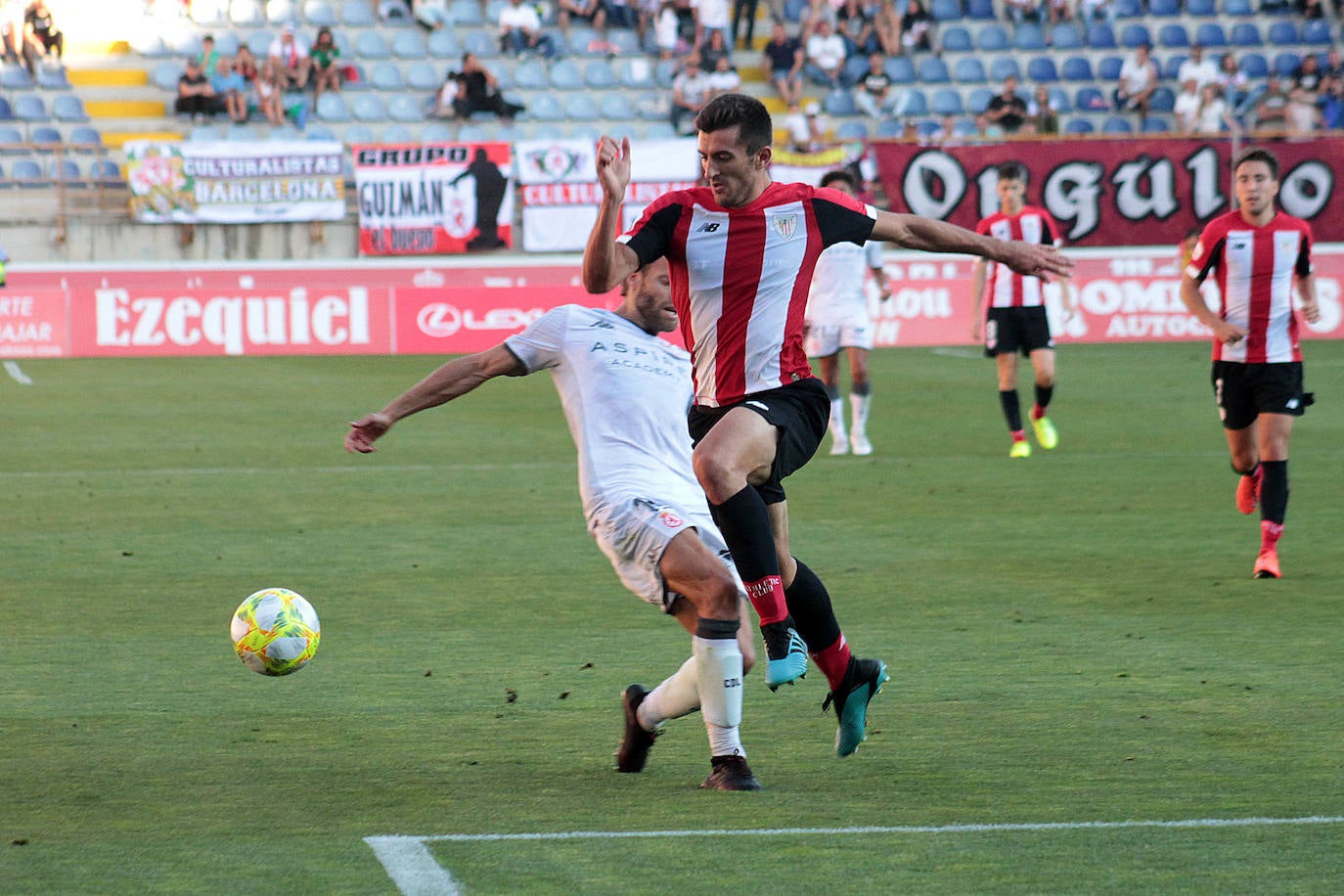 Fotos: La Cultural vence al Bilbao Athletic