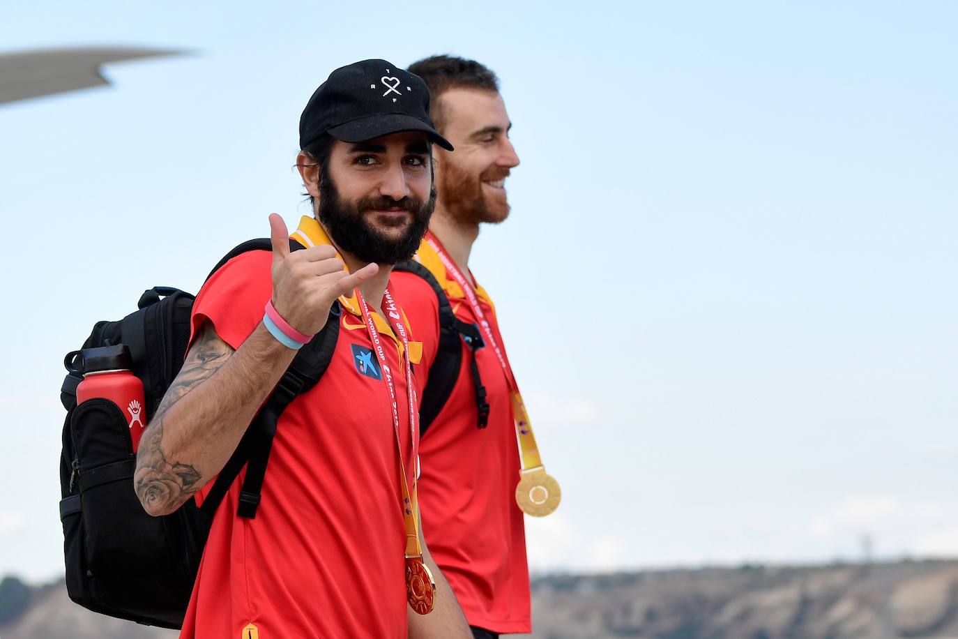 La selección española de baloncesto aterrizó a las 17:45 en Madrid, tras conquistar en Pekín el segundo mundial de su historia.