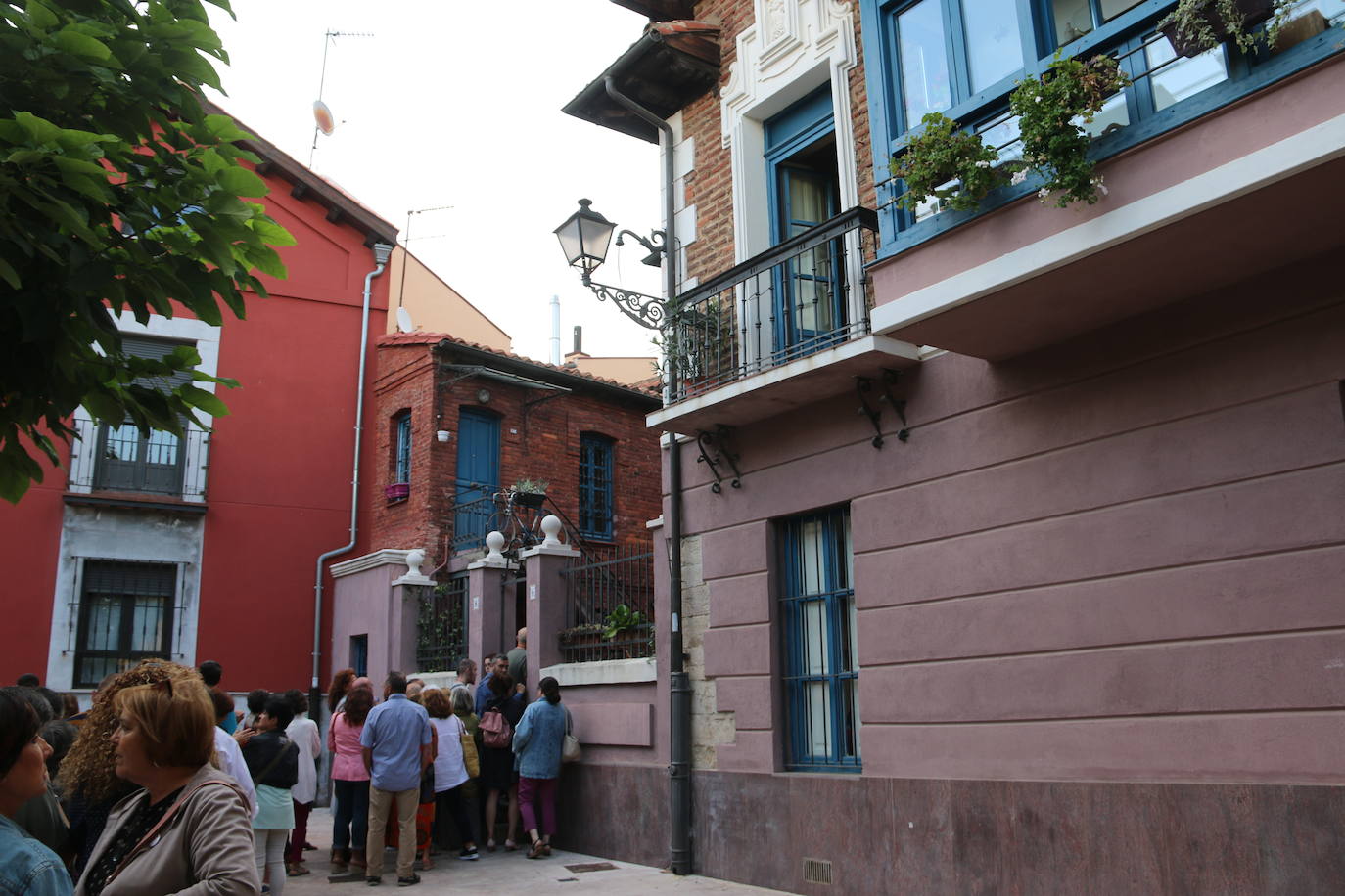 Fotos: Nace ‘El 8 de Serranos’ en la ‘Little England’ de León