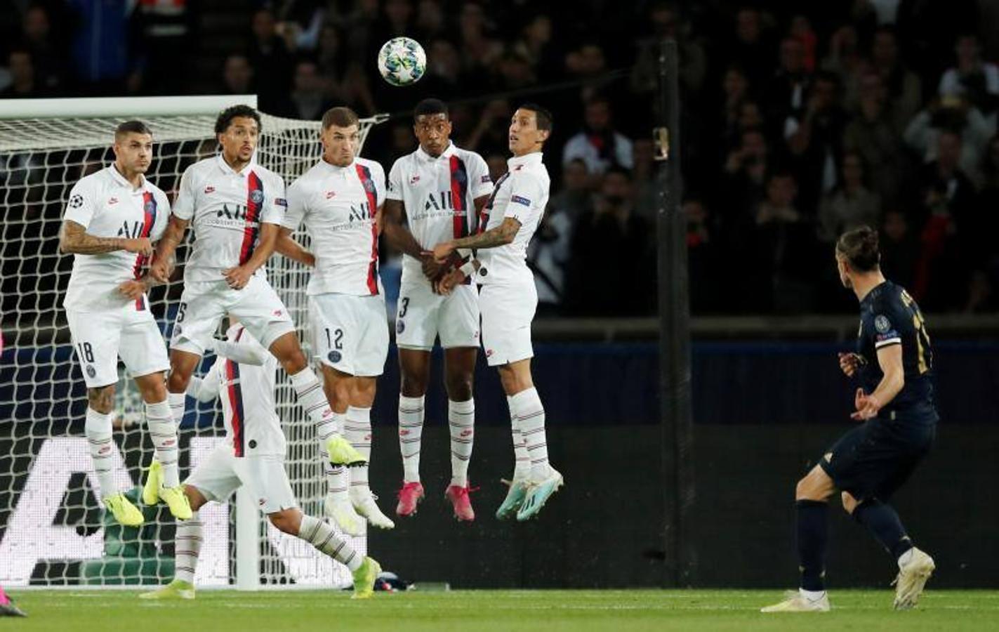 El equipo blanco debutó en esta edición de la Champions en casa del campeón francés