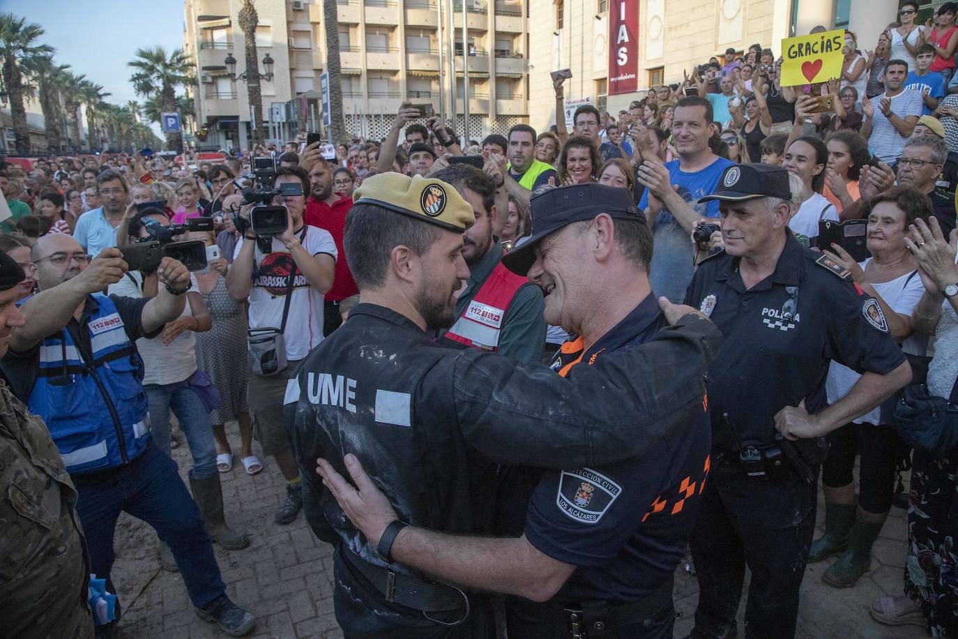 Los 1.400 efectivos y 400 medios materiales que la Unidad Militar de Emergencias (UME) y el resto de las Fuerzas Armadas desplegaron en la Región comienzan el regreso a sus bases tras rebajarse el nivel de emergencia