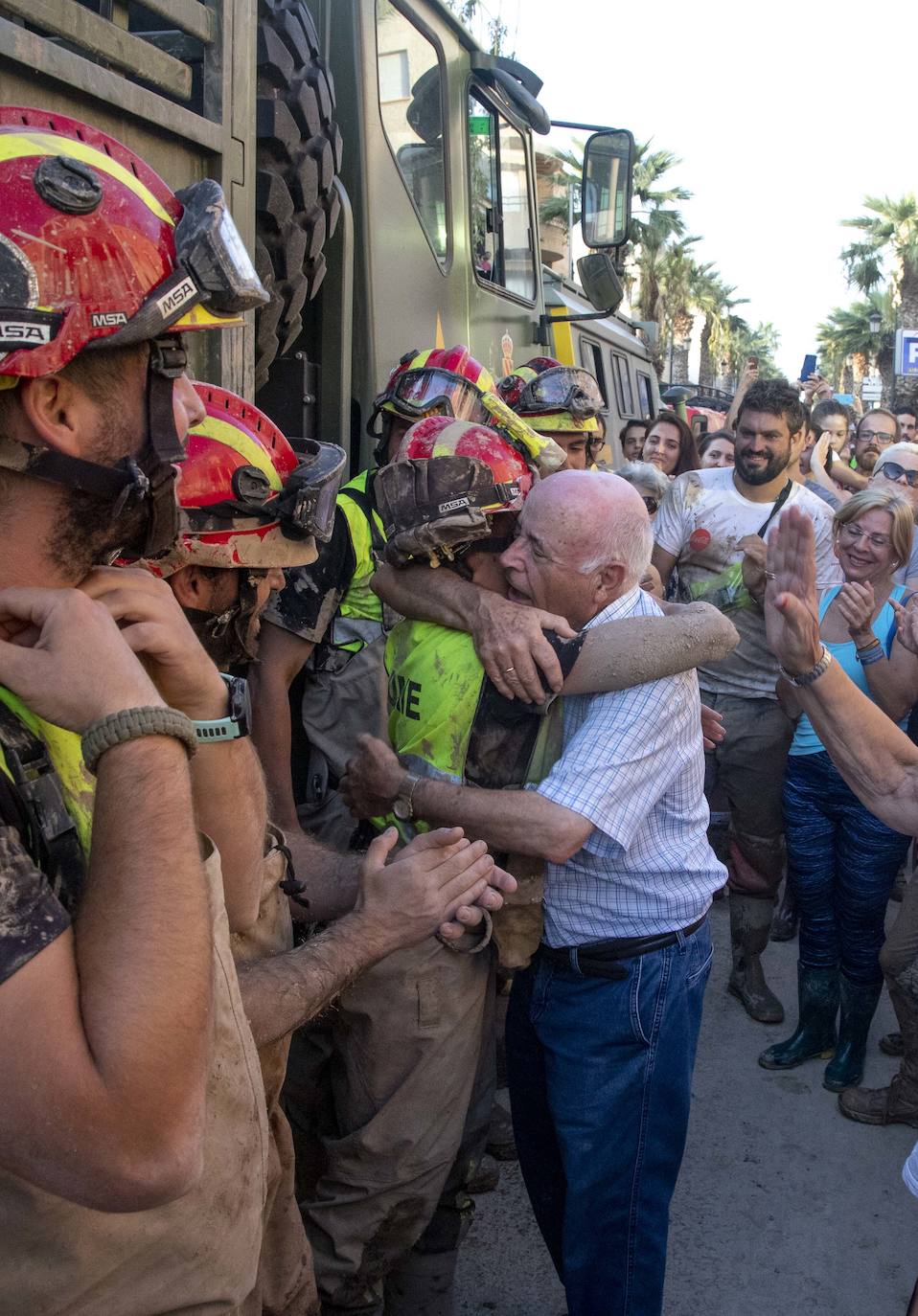 Los 1.400 efectivos y 400 medios materiales que la Unidad Militar de Emergencias (UME) y el resto de las Fuerzas Armadas desplegaron en la Región comienzan el regreso a sus bases tras rebajarse el nivel de emergencia
