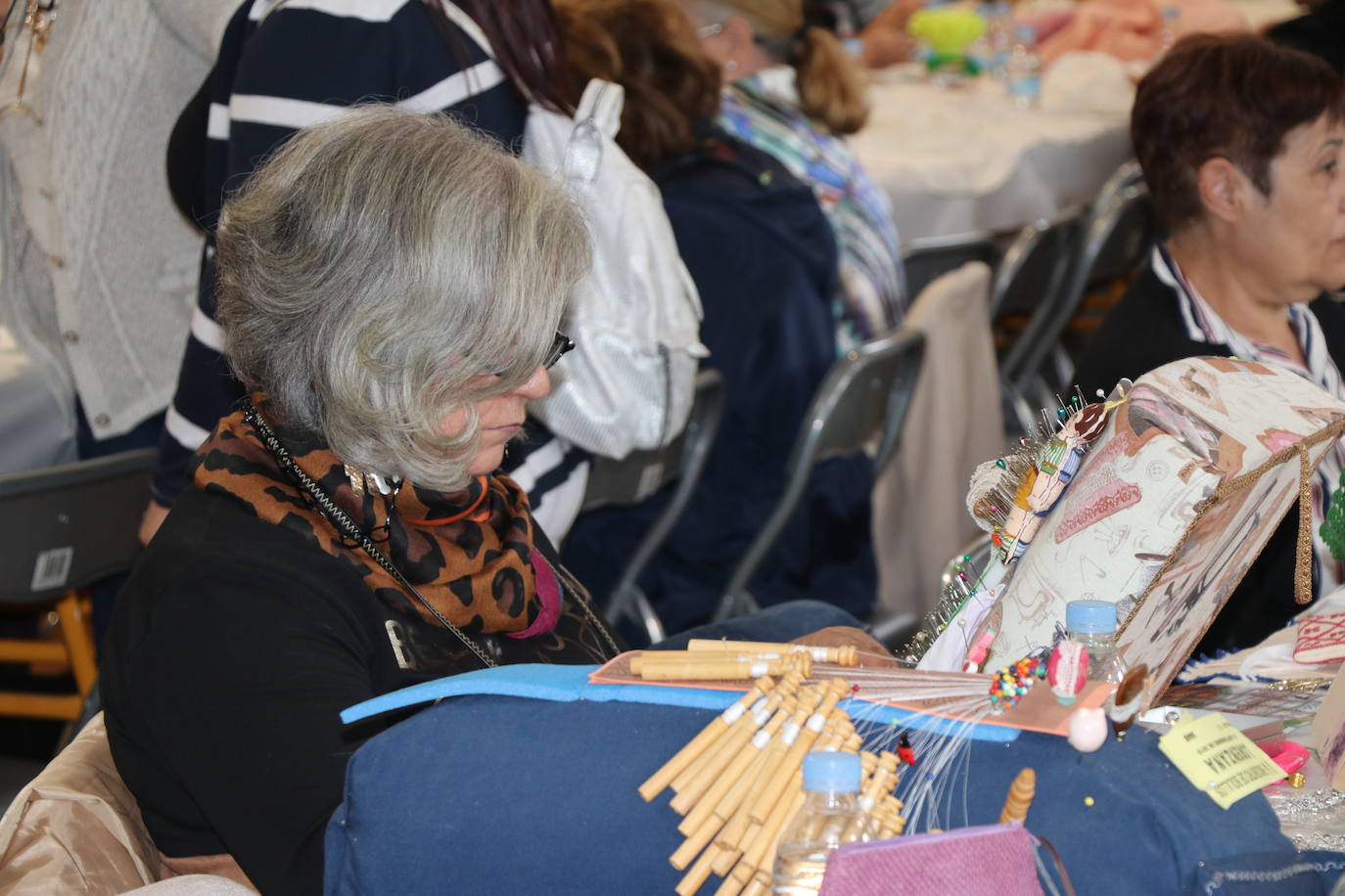 Fotos: Cuatro encuentro de bolilleras en Lorenzana