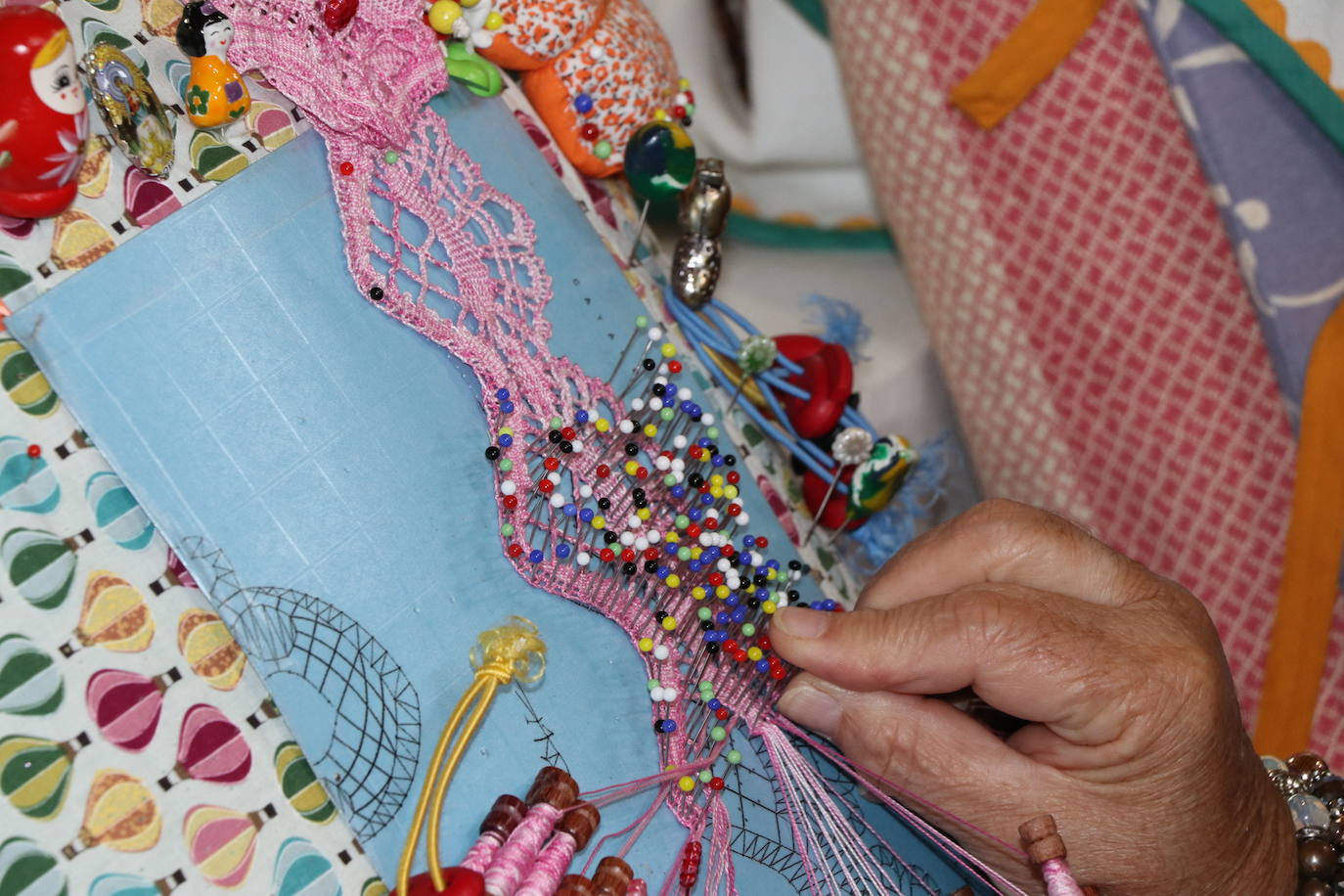 Fotos: Cuatro encuentro de bolilleras en Lorenzana