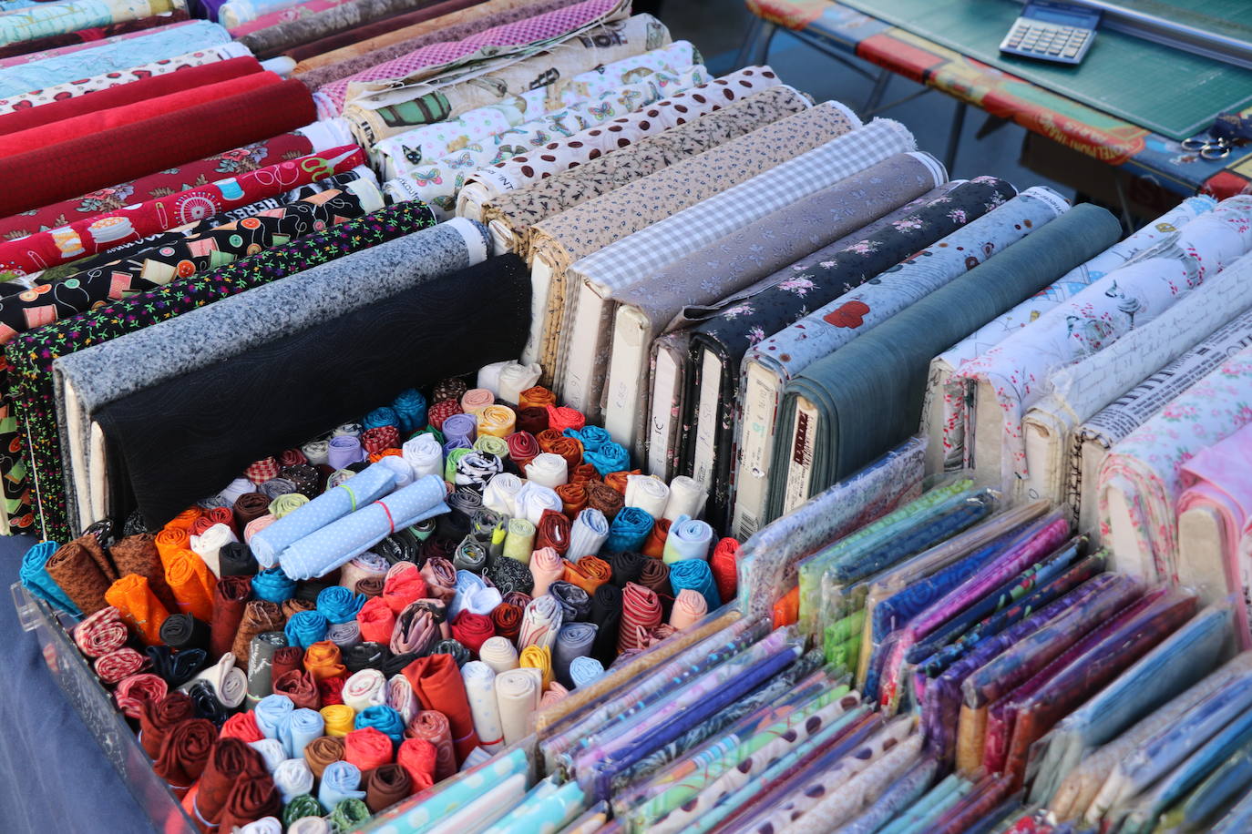 Fotos: Cuatro encuentro de bolilleras en Lorenzana