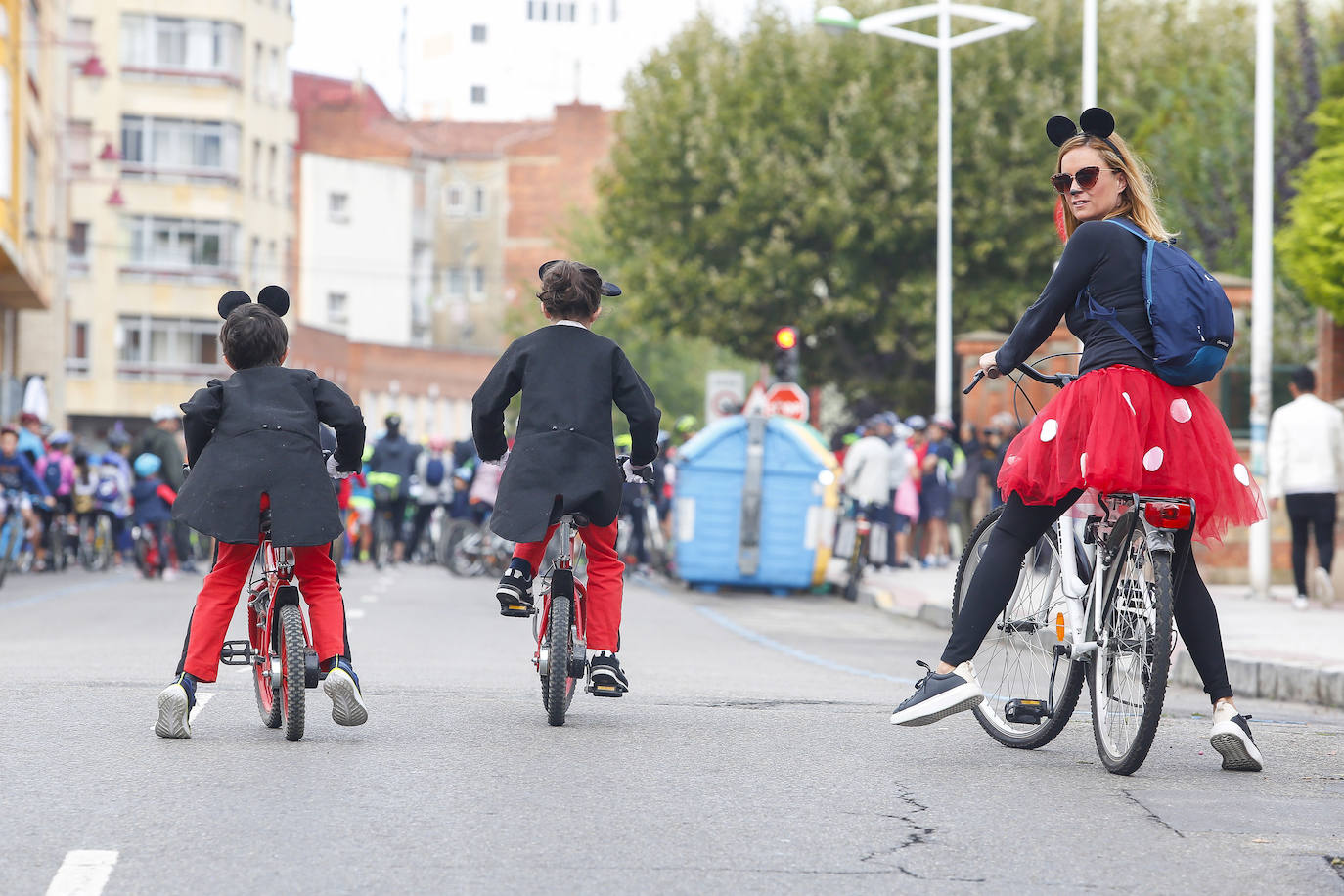 Fotos: Cientos leoneses dan a las al Día de la Bici en León capital