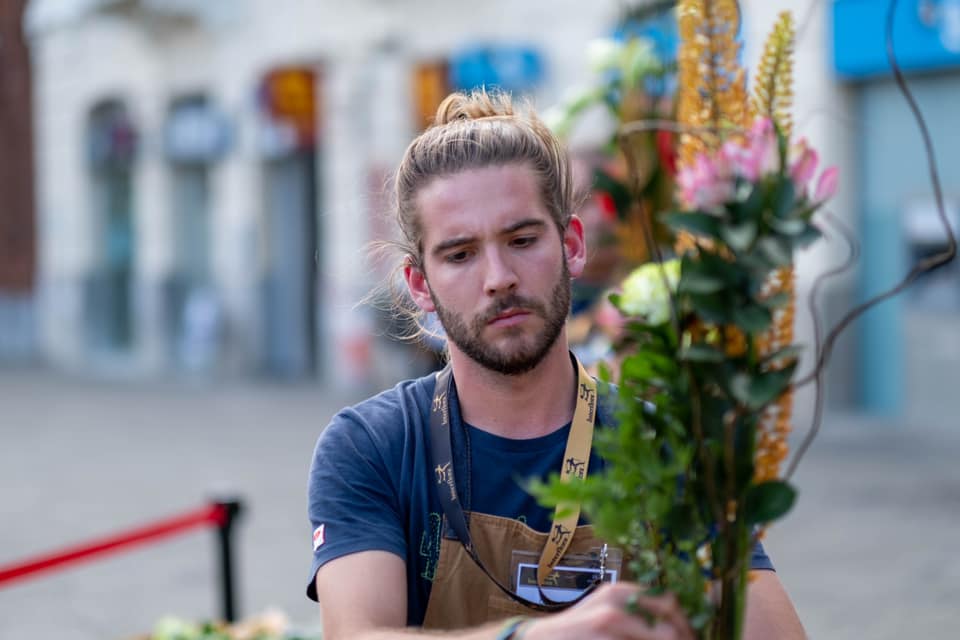 Antonio Jesús Vázquez, mejor artesano florista de España. 