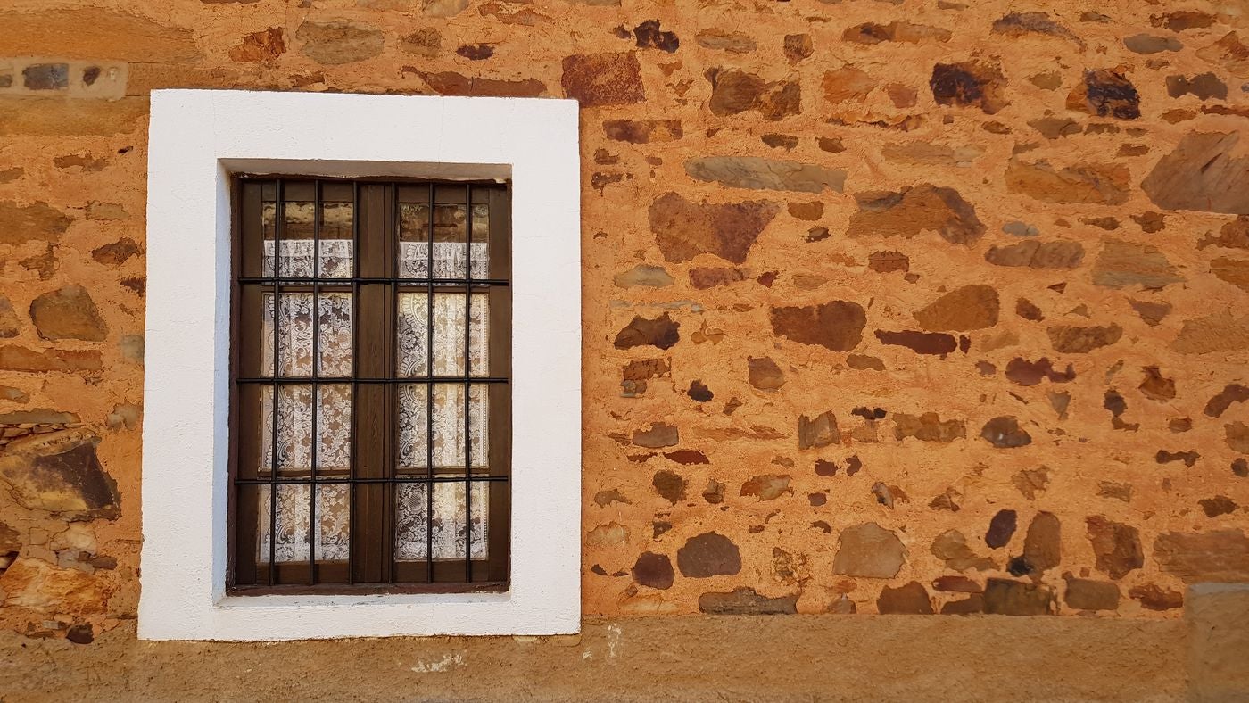 Imagen de una de las casas de piedra del pueblo de Castrillo de los Polvazares.