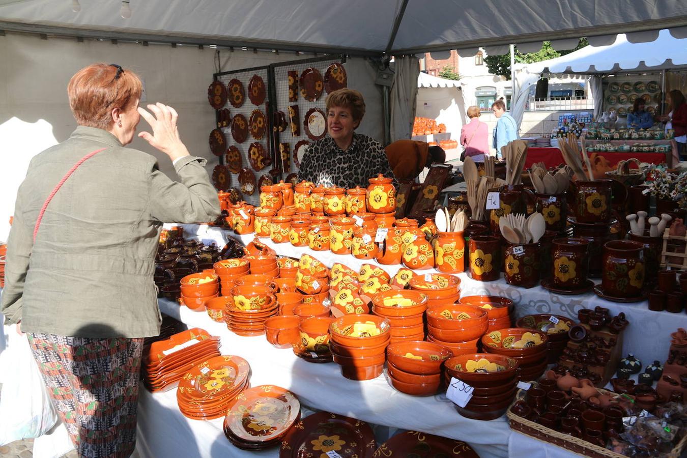 Fotos: La feria de la cerámica inaugura San Froilán