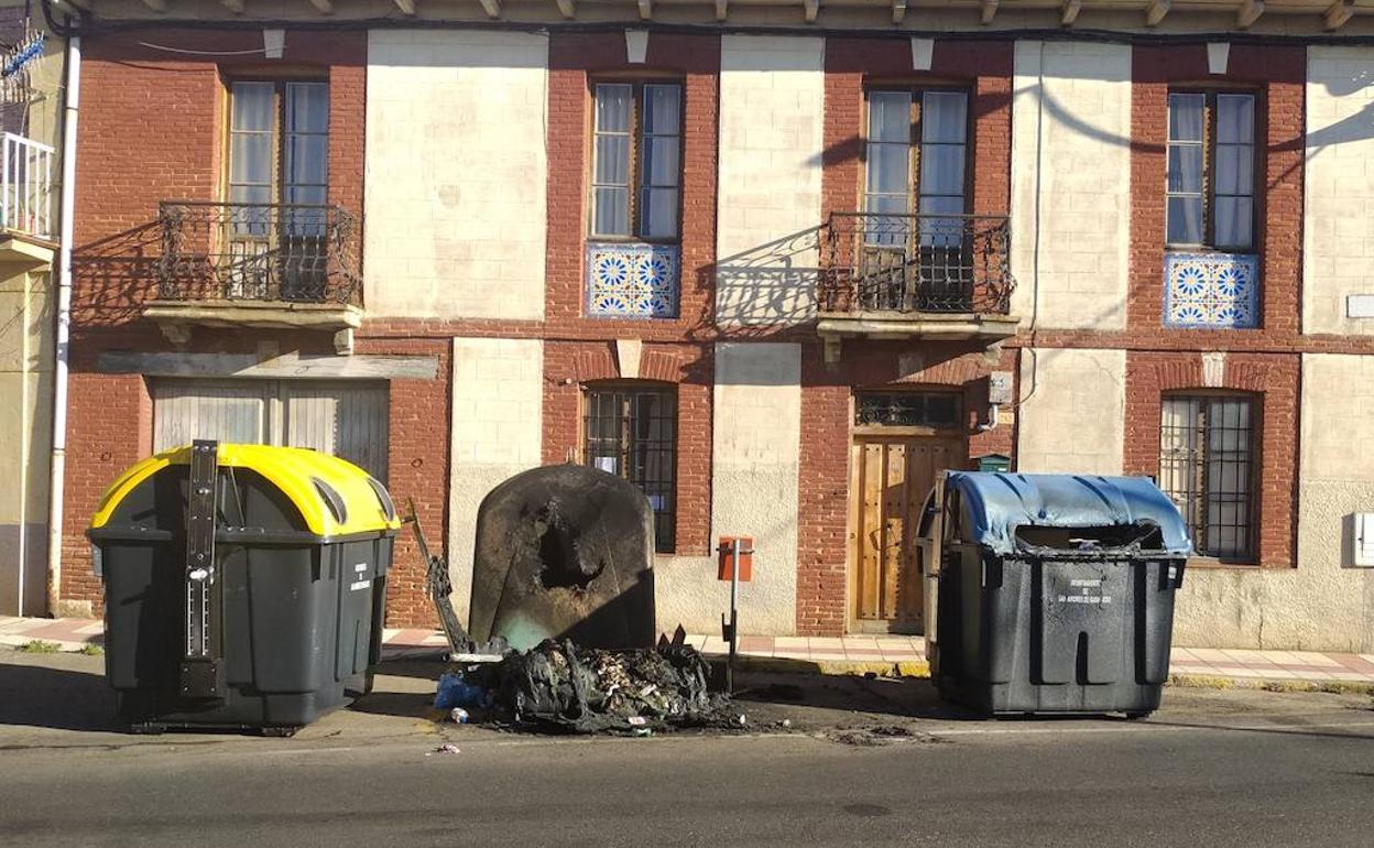 El Ayuntamiento de San Andrés renovará los contenedores calcinados este fin de semana en la calle Corpus Christi