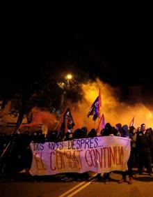 Imagen secundaria 2 - Imágenes de las protestas en Gerona. 