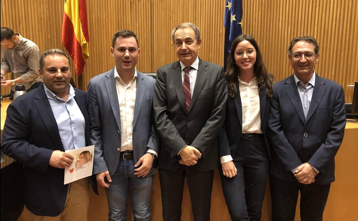 Los parlamentarios leoneses junto a Zapatero.