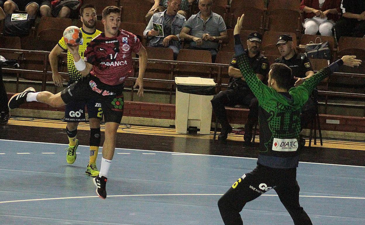 Jaime Fernández, en un partido con el Abanca Ademar.