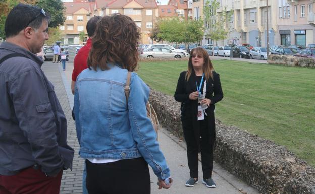 Galería. Aparcamiento abierto de San Pedro donde se encuentran un antiguo depósito de agua creado por la legio VI.