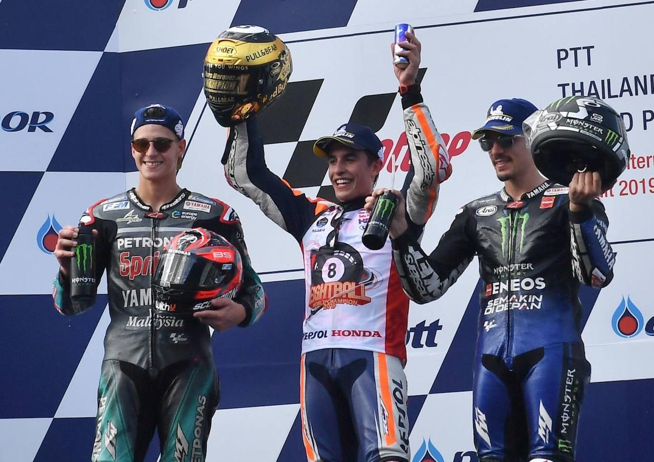 Marc Márquez celebra su victoria en Tailandia.