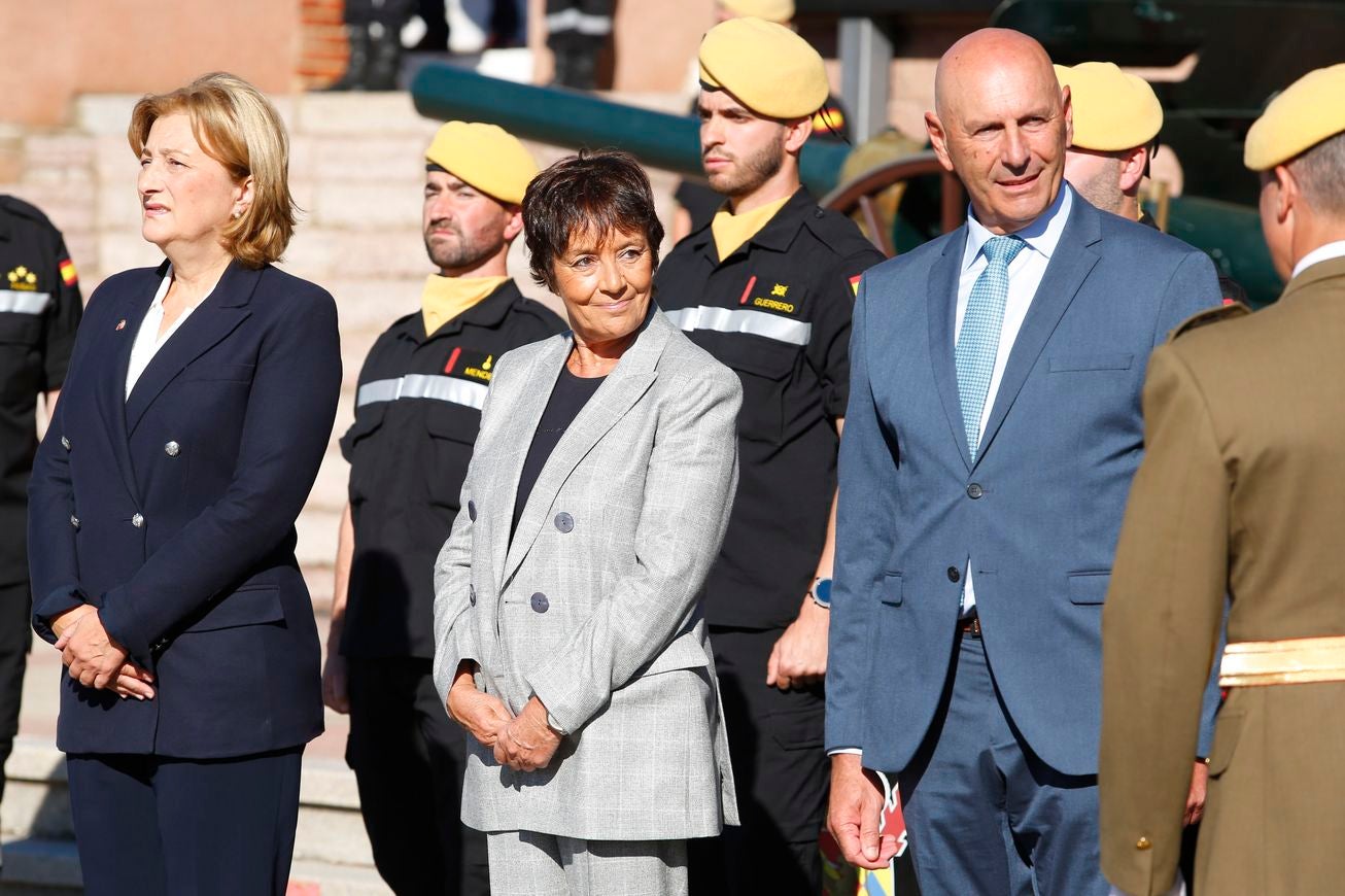 La delegada del Gobierno en Castilla y León, Mercedes Martín, asiste al acto de celebración de la patrona de la Unidad Militar de Emergencias (UME) en Ferral del Bernesga.