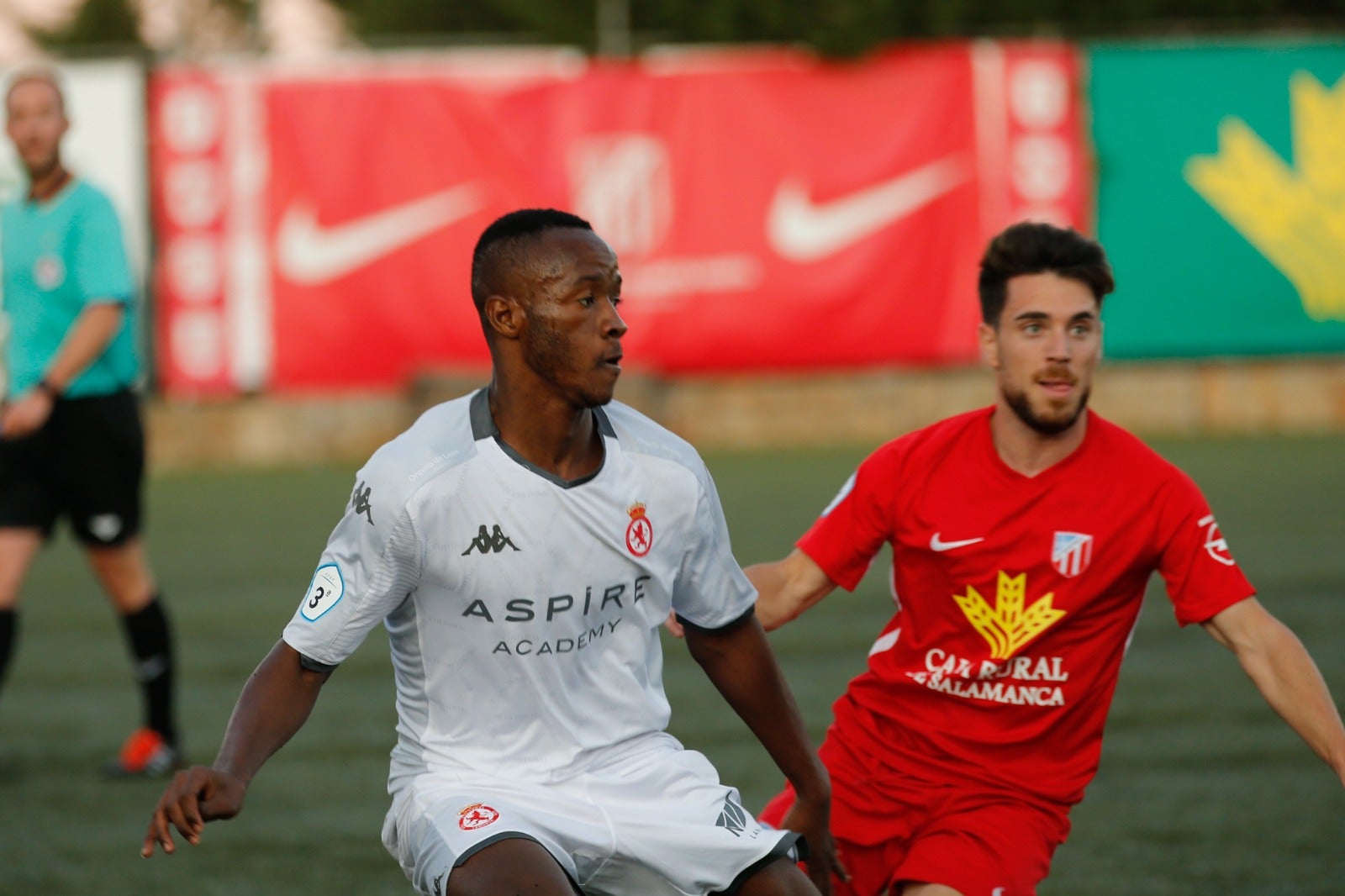 El filial culturalista suma un punto en la visita a Santa Marta de Tormes tras fallar un penalti en el tramo final del choque.