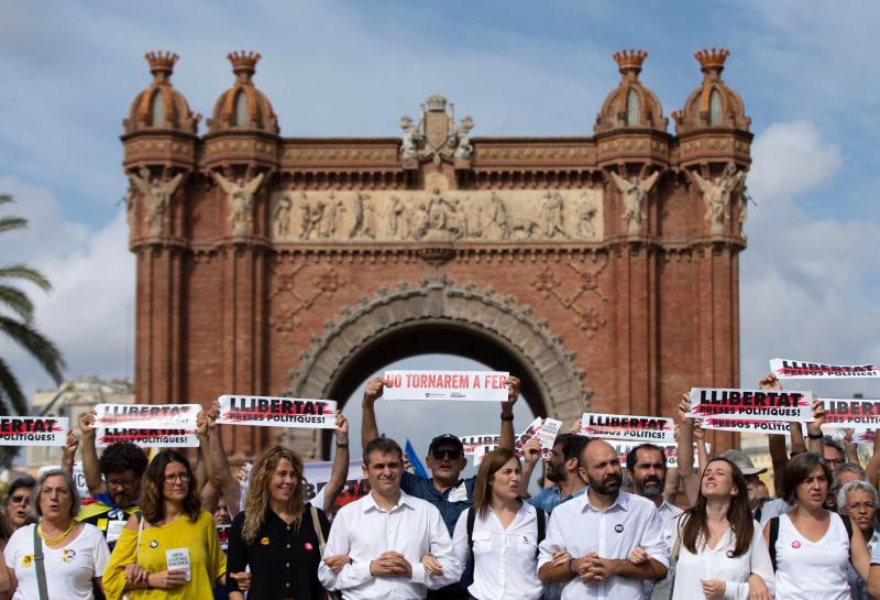 Manifestación por el centro de Barcelona en protesta por la sentencia