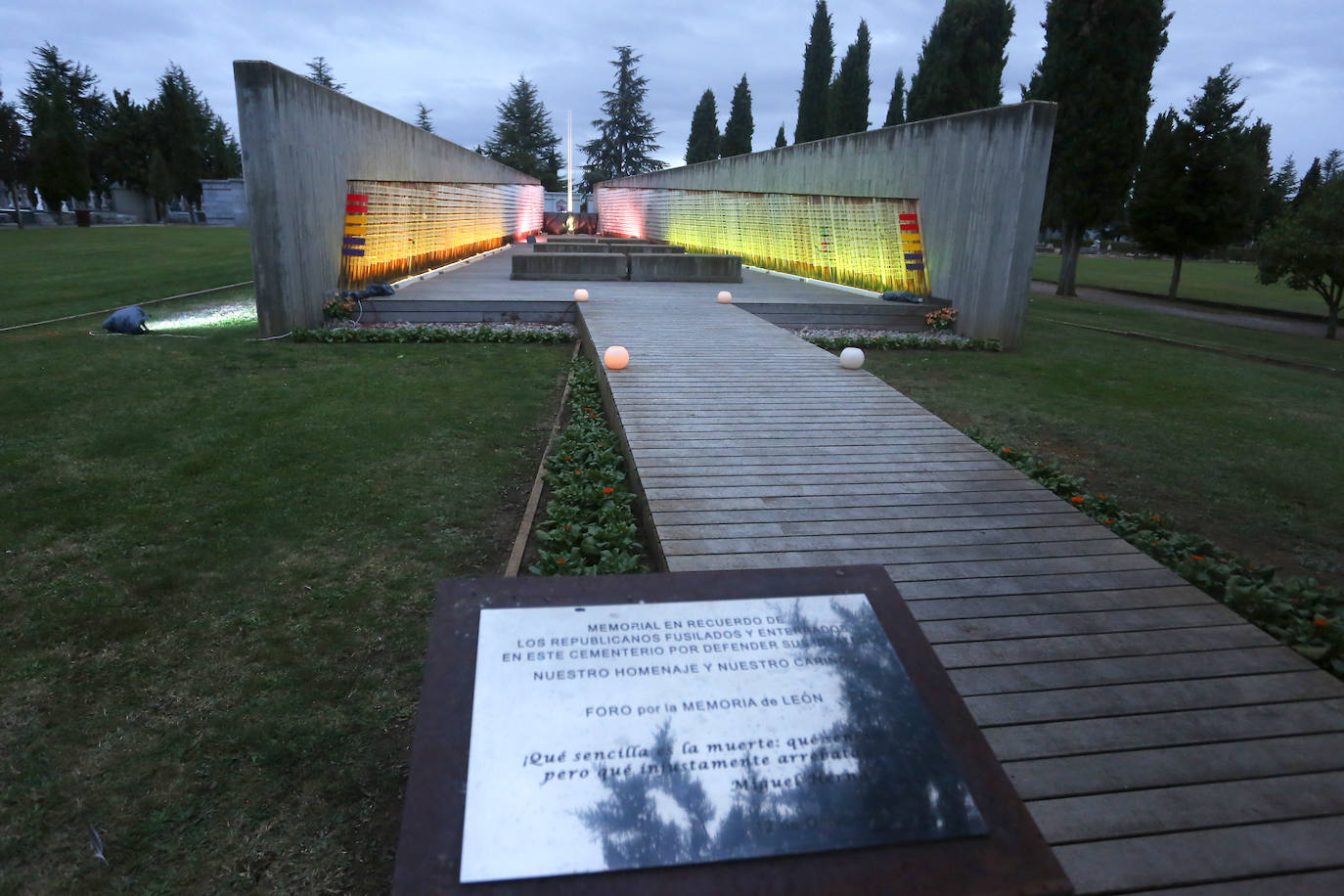 Fotos: Ruta cultural y teatralizada por el cementerio de León