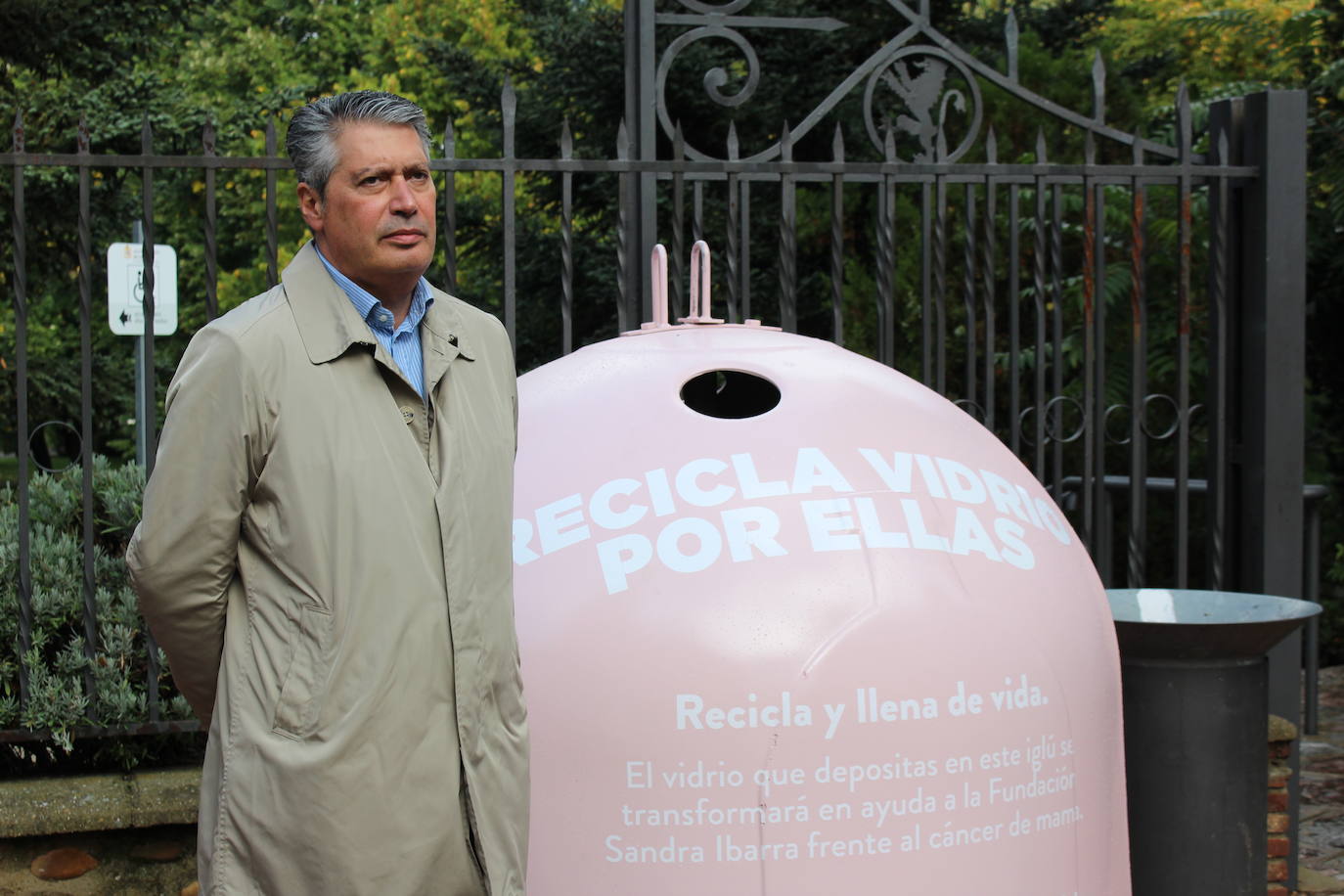 Fotos: León suma cuatro contenedores rosas para conciencias sobre el cáncer de mama