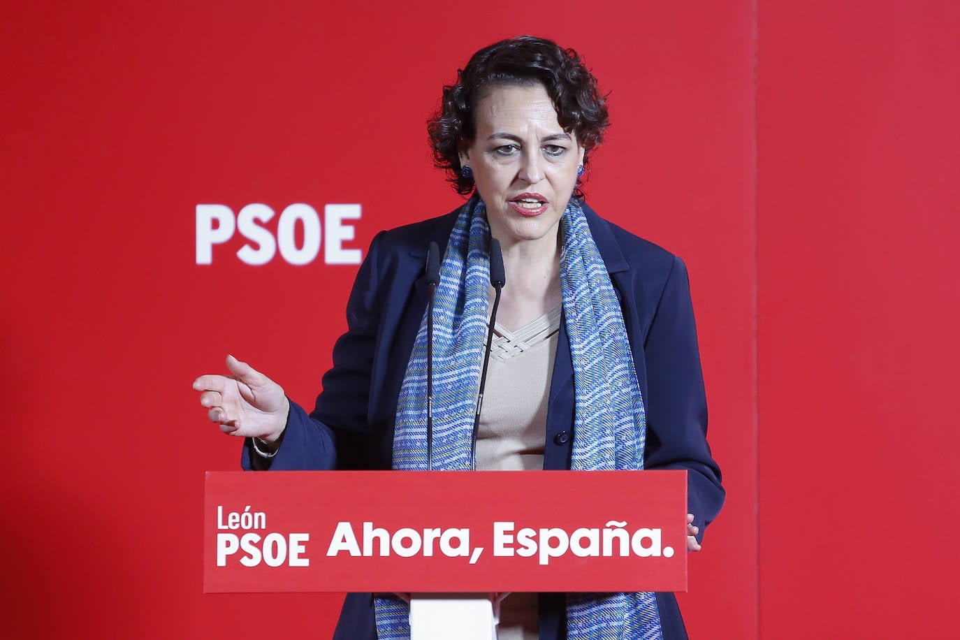 Fotos: La ministra de Trabajo participa en un acto público del PSOE en León