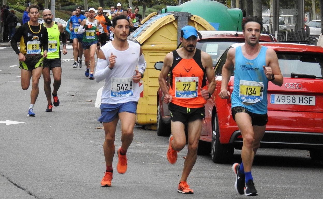 León se ha convertido de nuevo en el escenario para una gran cita del atletismo. Brillantes 10 kilómetros en la ciudad.