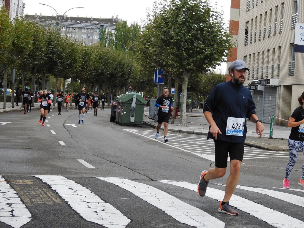 León se ha convertido de nuevo en el escenario para una gran cita del atletismo. Brillantes 10 kilómetros en la ciudad.