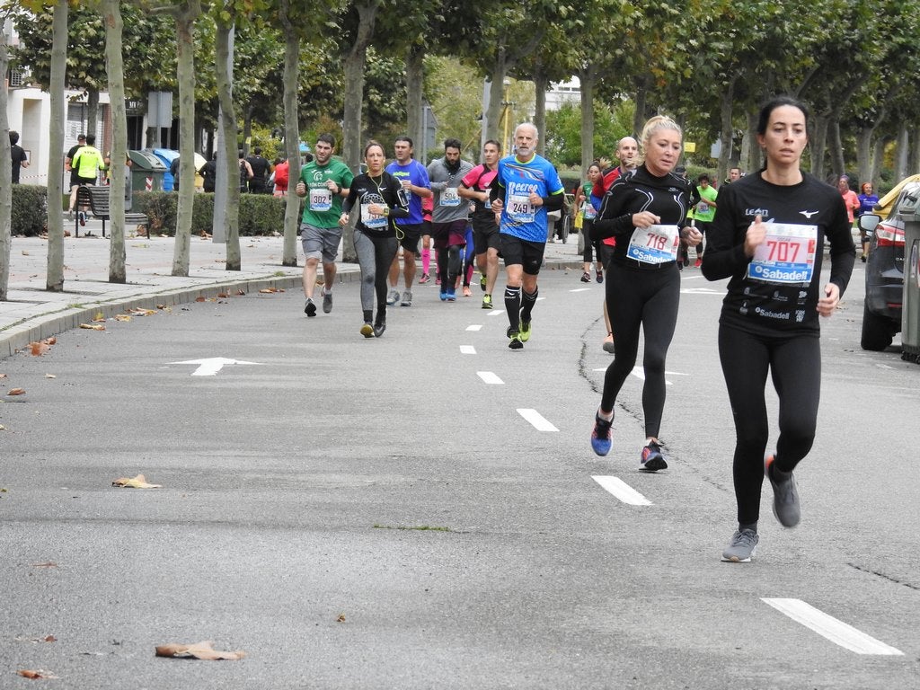 León se ha convertido de nuevo en el escenario para una gran cita del atletismo. Brillantes 10 kilómetros en la ciudad.