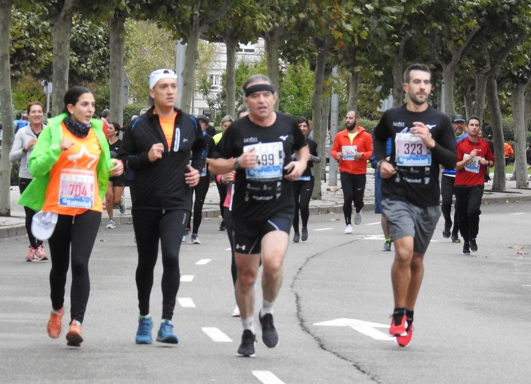 León se ha convertido de nuevo en el escenario para una gran cita del atletismo. Brillantes 10 kilómetros en la ciudad.