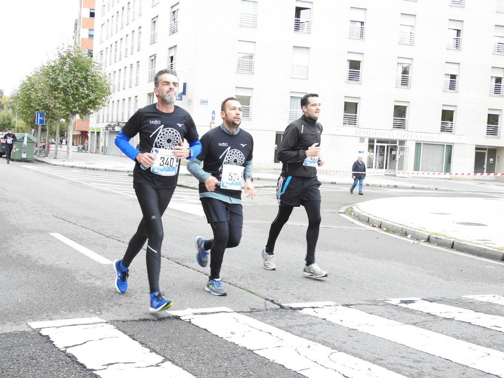 León se ha convertido de nuevo en el escenario para una gran cita del atletismo. Brillantes 10 kilómetros en la ciudad.