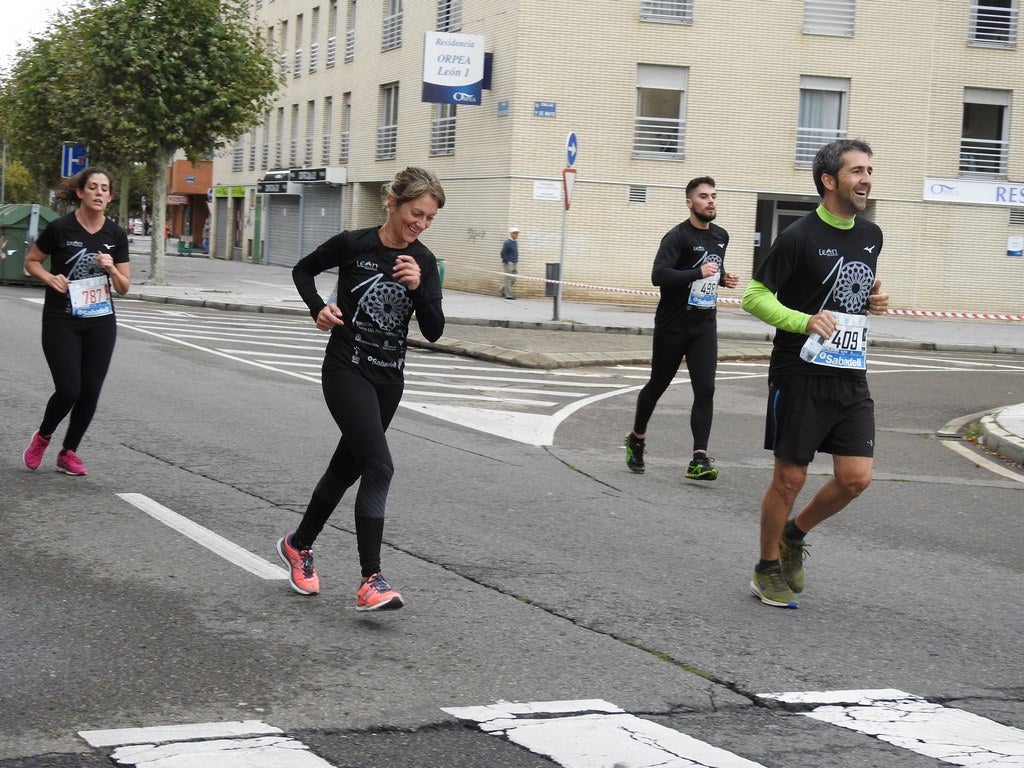 León se ha convertido de nuevo en el escenario para una gran cita del atletismo. Brillantes 10 kilómetros en la ciudad.