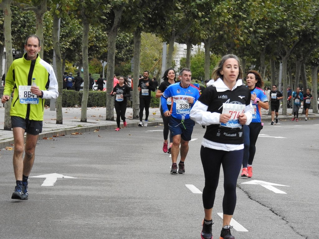 León se ha convertido de nuevo en el escenario para una gran cita del atletismo. Brillantes 10 kilómetros en la ciudad.