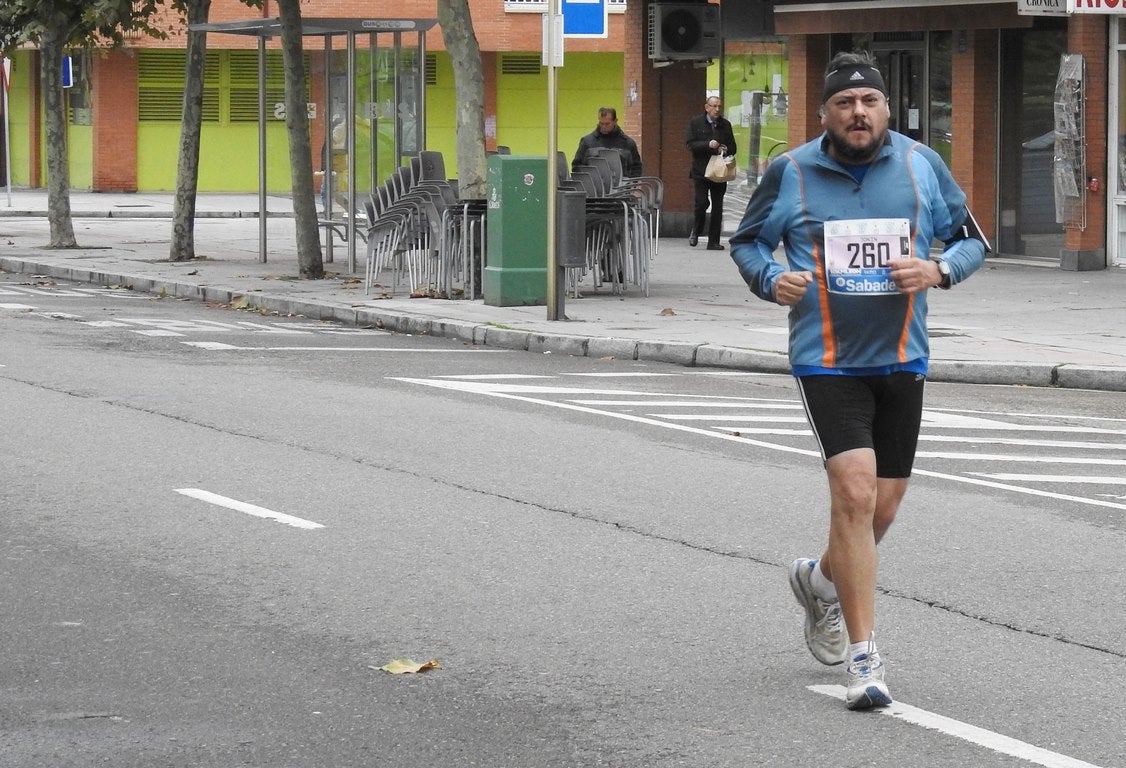 León se ha convertido de nuevo en el escenario para una gran cita del atletismo. Brillantes 10 kilómetros en la ciudad.