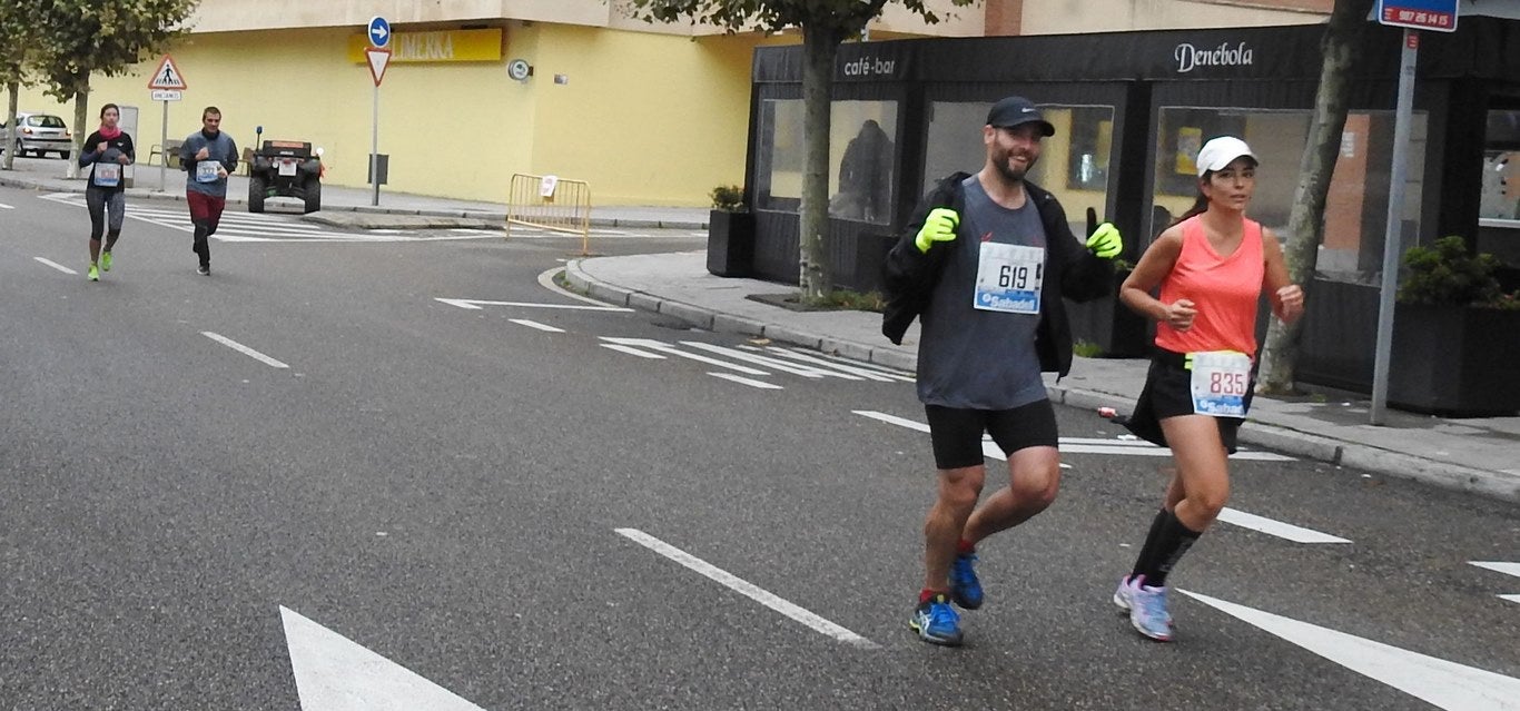 León se ha convertido de nuevo en el escenario para una gran cita del atletismo. Brillantes 10 kilómetros en la ciudad.