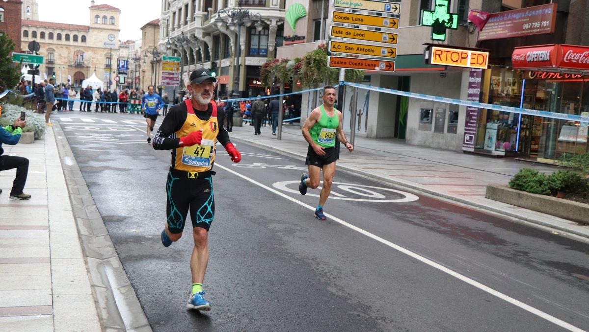 Fotos: Los 10km de León, a su paso por Ordoño II