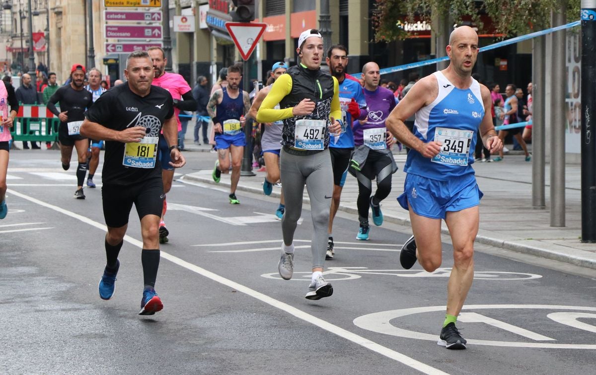 Fotos: Los 10km de León, a su paso por Ordoño II