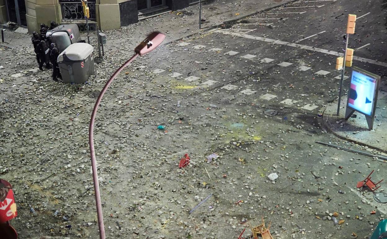 Una calle de Barcelona tras los incidentes del fin de semana. 